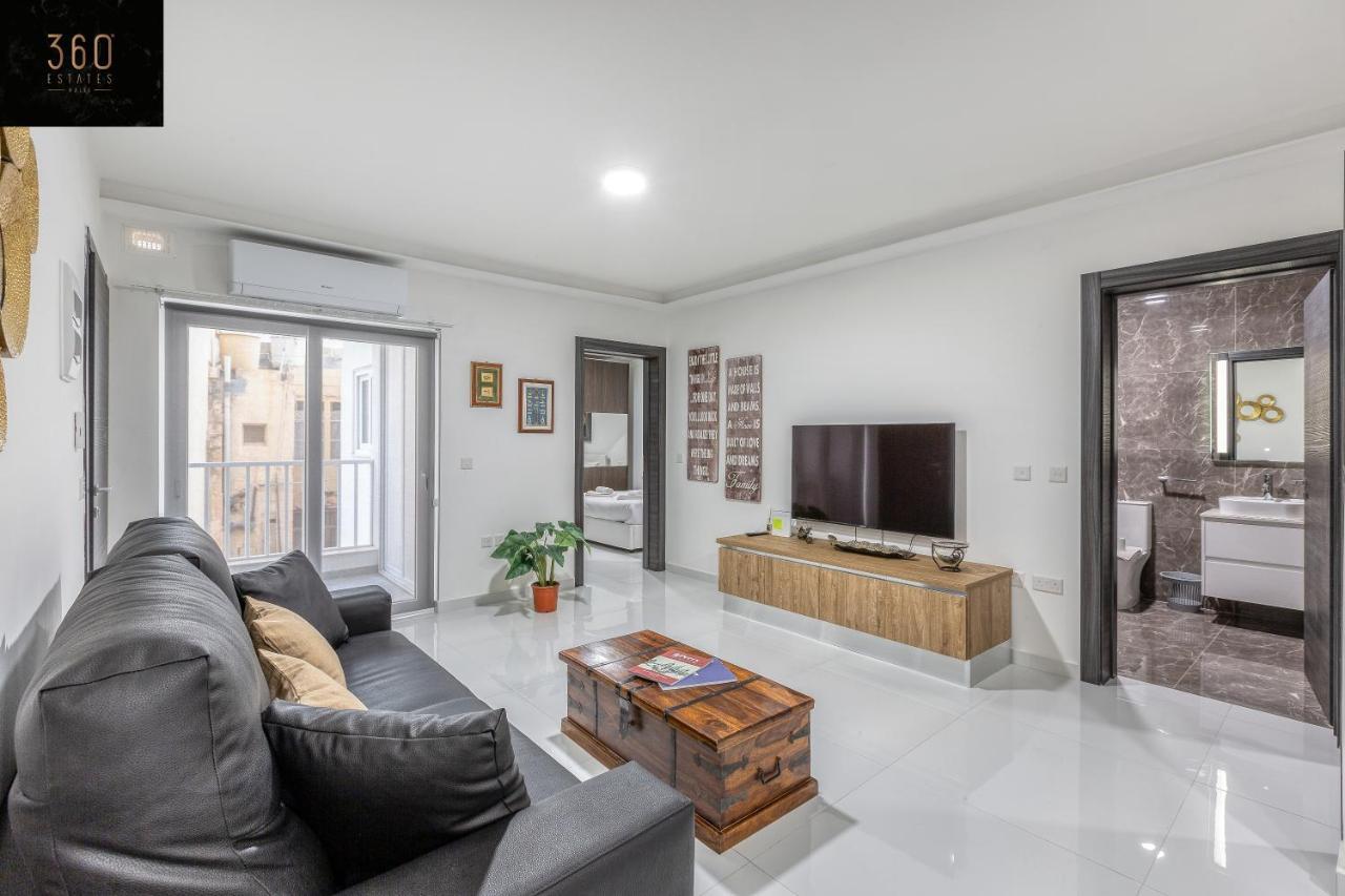 Wonderful 2br Home, W/ Comfy Sofa, Smart Tv & Wifi By 360 Estates Appartement Sliema